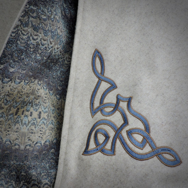 Two-tone Celtic Knots