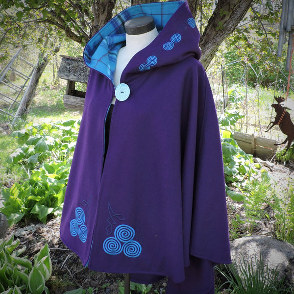 One World Arran Hooded Cape