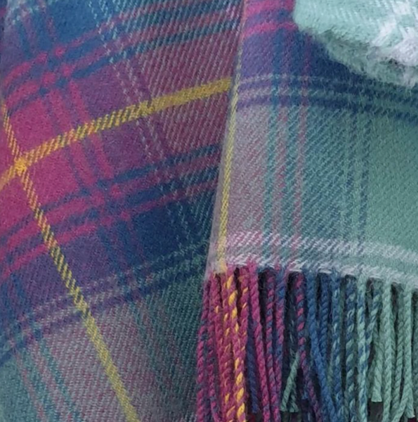 Deluxe Button Shawl~Lambswool