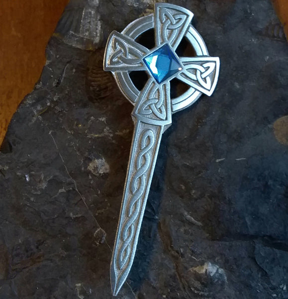 Adrian Kilt Pin